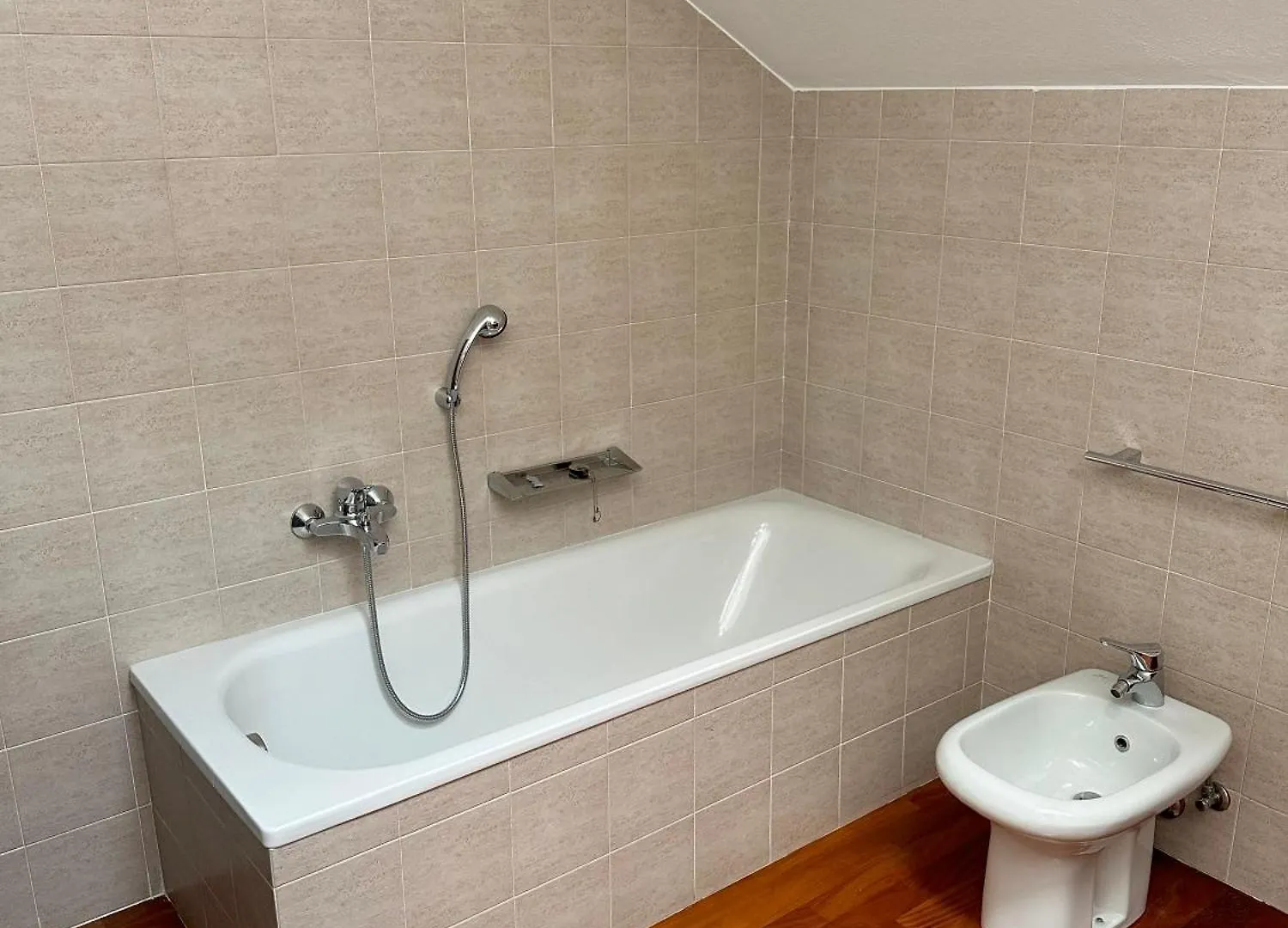 Appartamento Con 2 Camere Da Letto Navigli + Parcheggio Per 2 Auto Milano