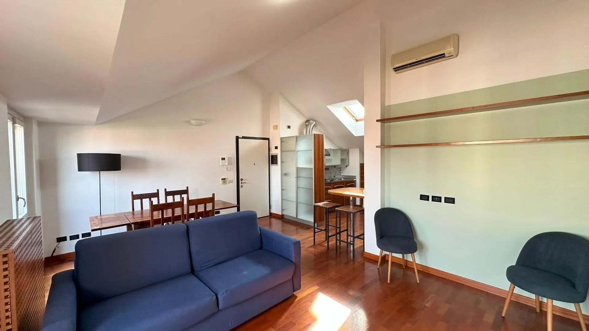 Appartamento Con 2 Camere Da Letto Navigli + Parcheggio Per 2 Auto Milano